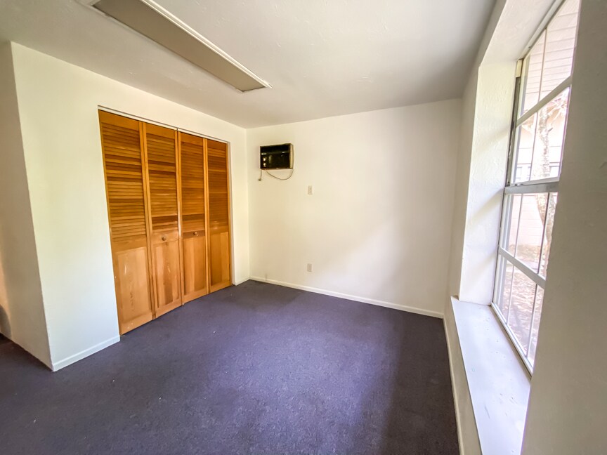 Building Photo - 151 S Triplet Lake Dr