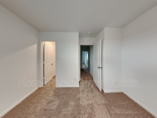 Building Photo - 18100 Speculator Ln
