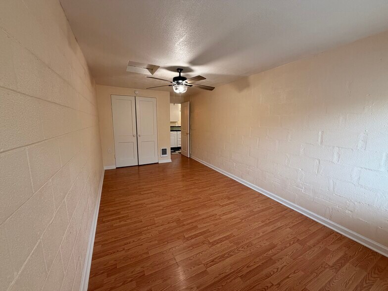 Building Photo - 11240 SW Barbur Blvd