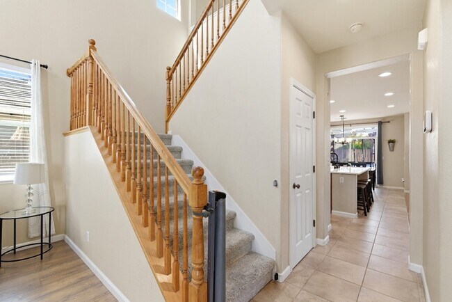 Building Photo - 1282 Seymour Cir