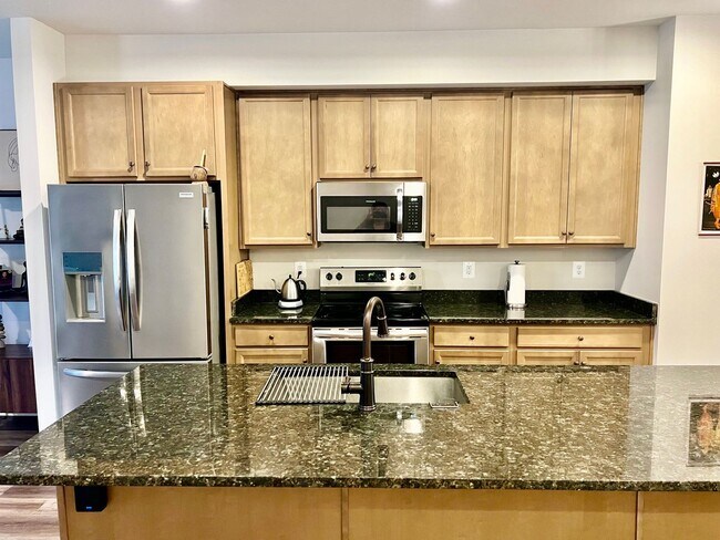 Building Photo - 2209 Swallowtail Ln