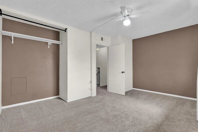Building Photo - 1643 Rue De Valle