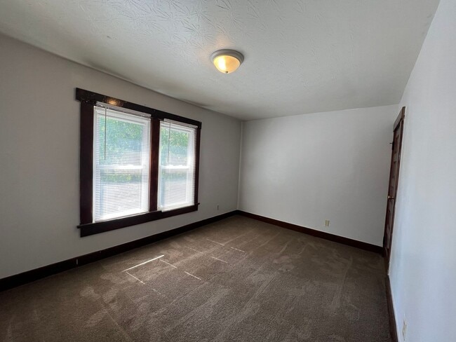 Building Photo - MOS - 29-31 S. Ardmore Ave.