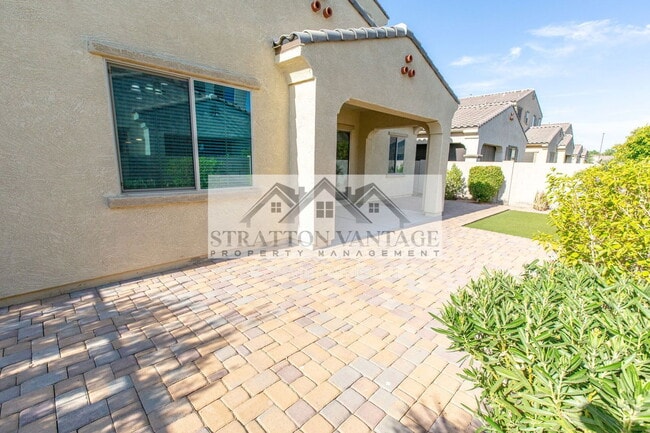 Building Photo - 2883 E Ebony Dr