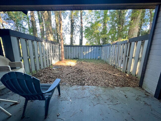 Building Photo - 2BR/1BA Flat in Marchwood - Available Nove...