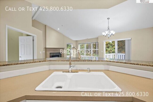 Building Photo - Your Dream Condo in Bothell: Designer Details and Tranquil Views!