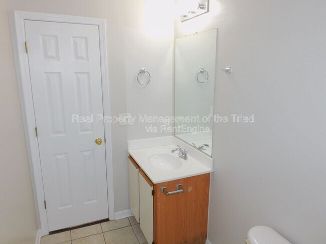 Building Photo - 3211 N O'Henry Blvd