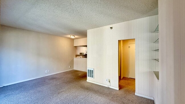 Building Photo - Comfortable Studio Living with Balcony, Parking & Storage at Daniel Burnham Court