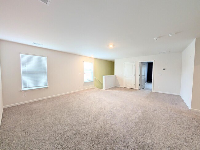 Building Photo - 851 Woodland Farms Cir