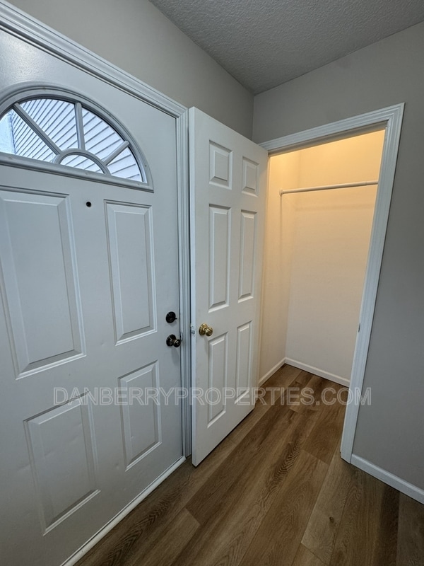 Building Photo - 216 Madison Ave