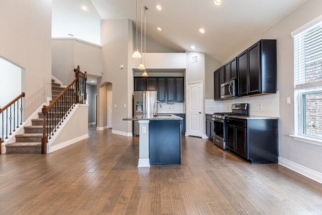 Building Photo - 27462 Paraiso Sands