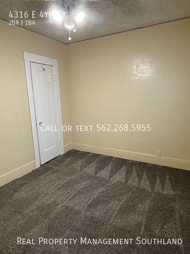 Building Photo - 2 Bedroom 1 Bath with Garage Space - Avail...