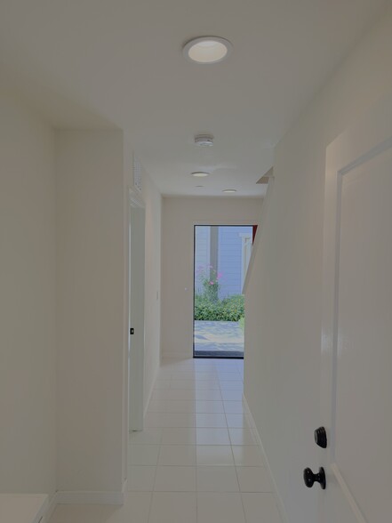 Entryway/Foyer/Front Door - 2729 Sunrise Way