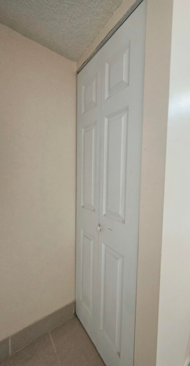 Building Photo - 641 Lyons Rd