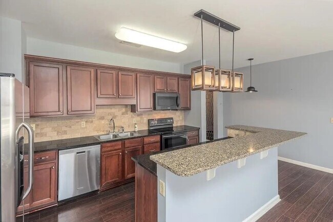Building Photo - 721 Litty Ct