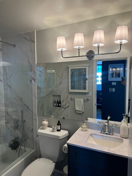 Building Photo - 469 Clementina St