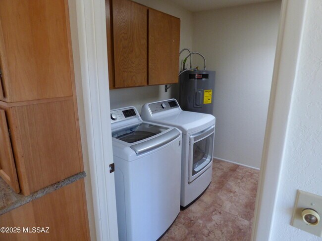 Building Photo - 5110 N Placita Del Lazo