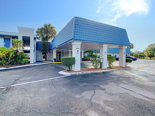 Building Photo - 4645 N Socrum Loop Rd