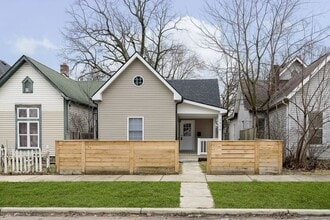 Building Photo - Charming Remodeled 2 Bedroom 1 Bath Near Fountain Square!