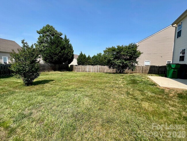 Building Photo - 10311 Dominion Village Dr