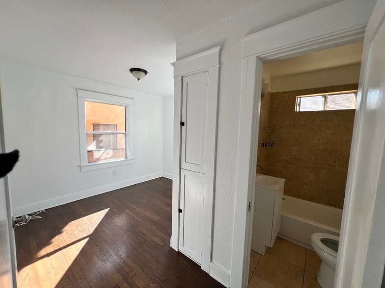 Bathroom - 1620 N Ave 45