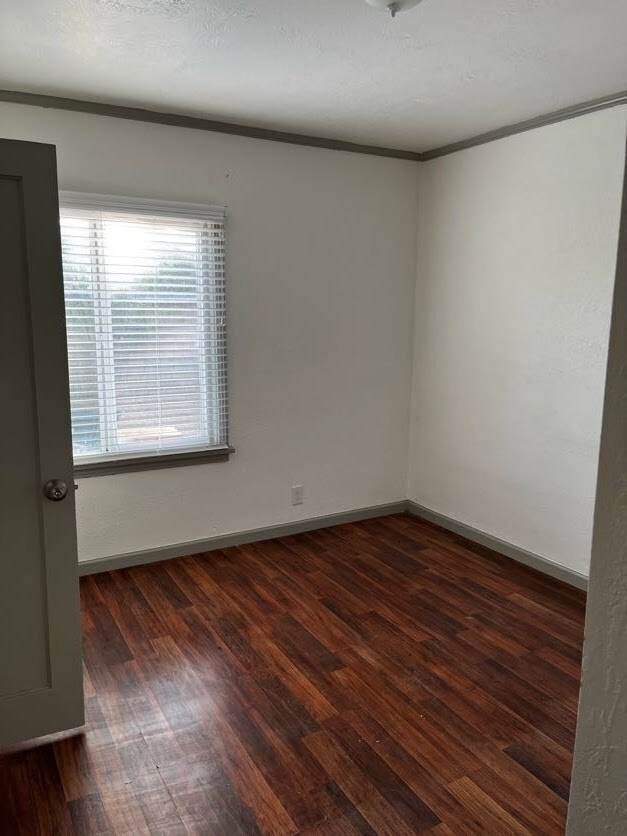 Downstairs Room #1 - 47 E 800 S