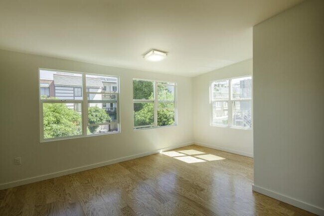 Building Photo - 2 bedroom in San Francisco CA 94115