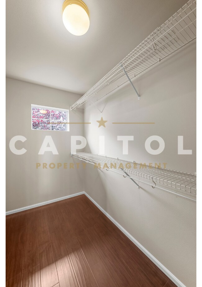 Building Photo - 5800 Balustrade Blvd SE