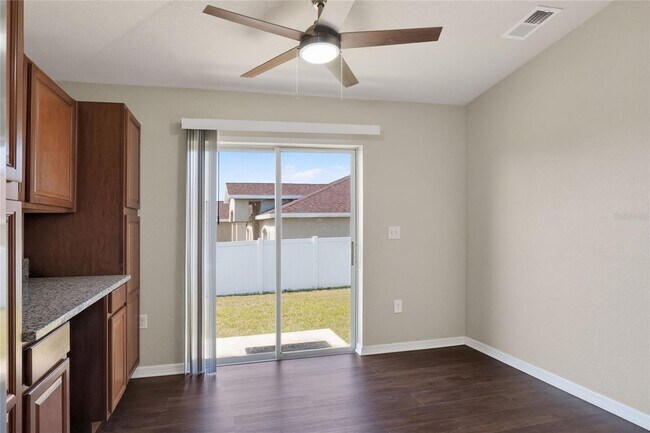 Building Photo - 780 Overlook Grove Dr