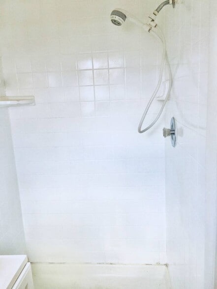 Building Photo - 4433 Village Dr