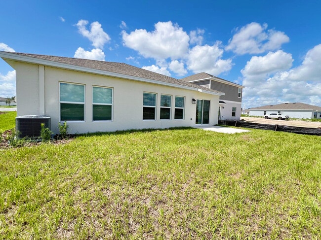 Building Photo - 317 Singing Sands Cir