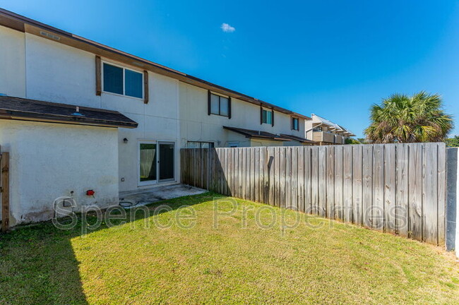 Building Photo - 710 Legion Dr