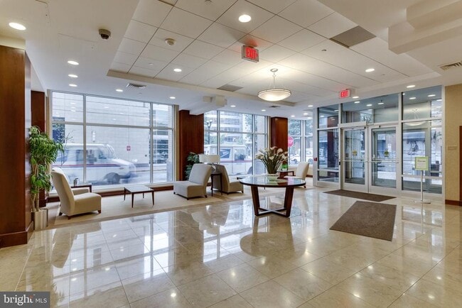 Building Photo - 1020 N Highland St