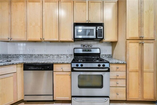 Building Photo - 799 Hammond Dr