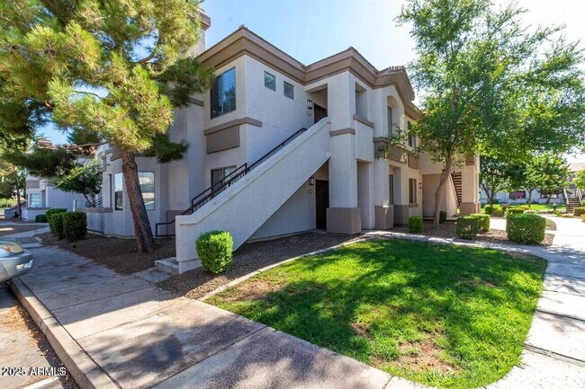 Primary Photo - Fully furnished 2 bedroom 2 bathroom unit ...
