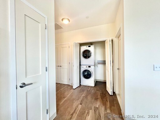 Building Photo - 215 Stillwater Ave