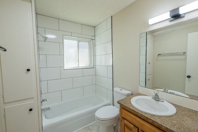 Building Photo - 217 Fletcher Ave