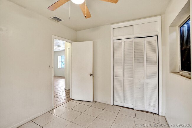 Building Photo - 1318 NW 11th Pl