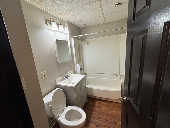 Building Photo - 26 Catharine St