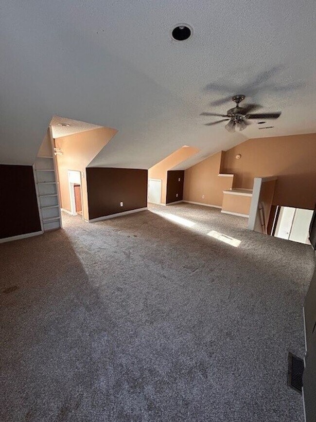 Building Photo - Stellar 3BR home with Loft in Ladson