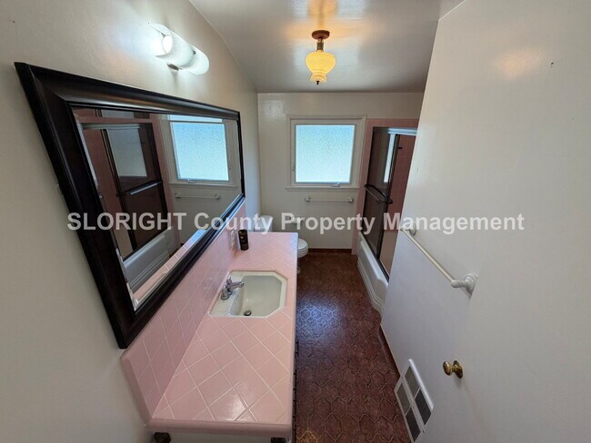 Building Photo - AVAILABLE JUNE - 4 Bed/ 2 Bath SLO Home
