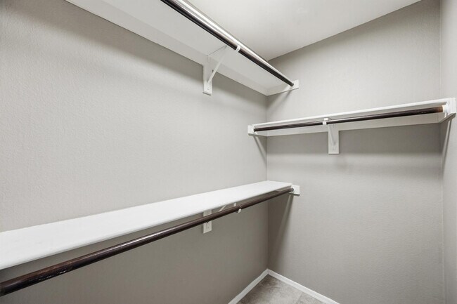 Building Photo - 5531 E Elena Ave