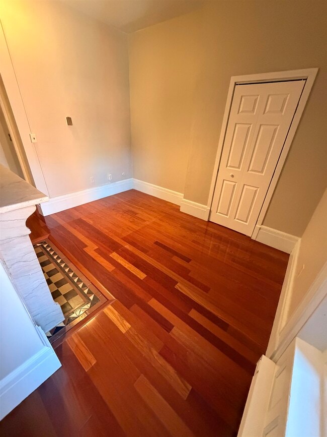 Building Photo - 401 State Street