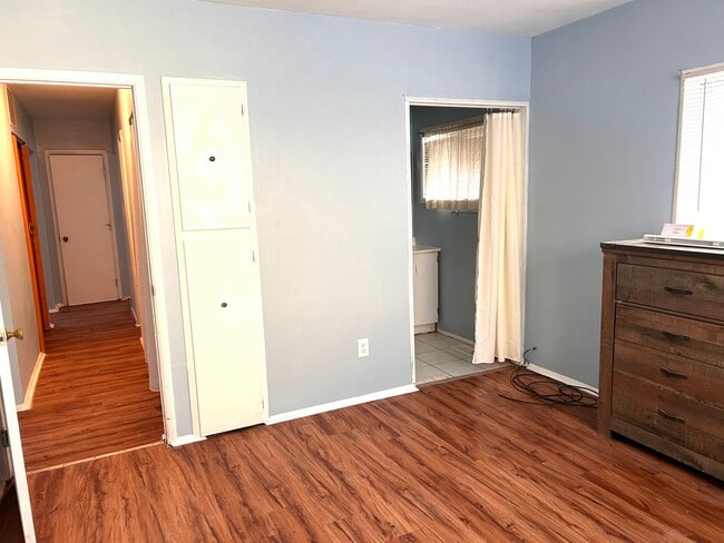 Building Photo - 4462 Lockwood Blvd