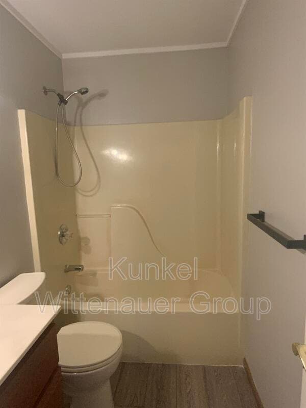 Building Photo - 111 Twin Oaks Dr