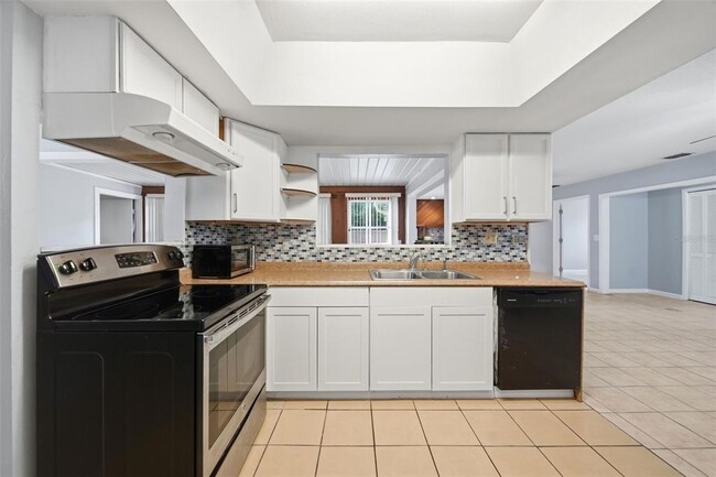 Building Photo - 8334 Crosswicks Dr