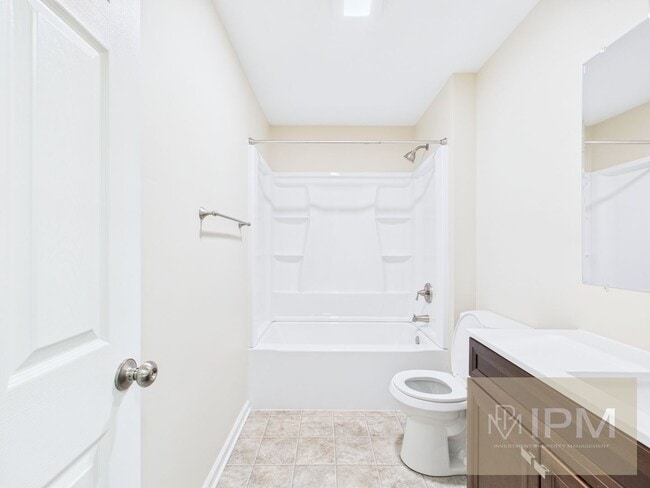 Building Photo - Charming 2 Bedroom 1 Bath Apartment in Dallastown Schools!