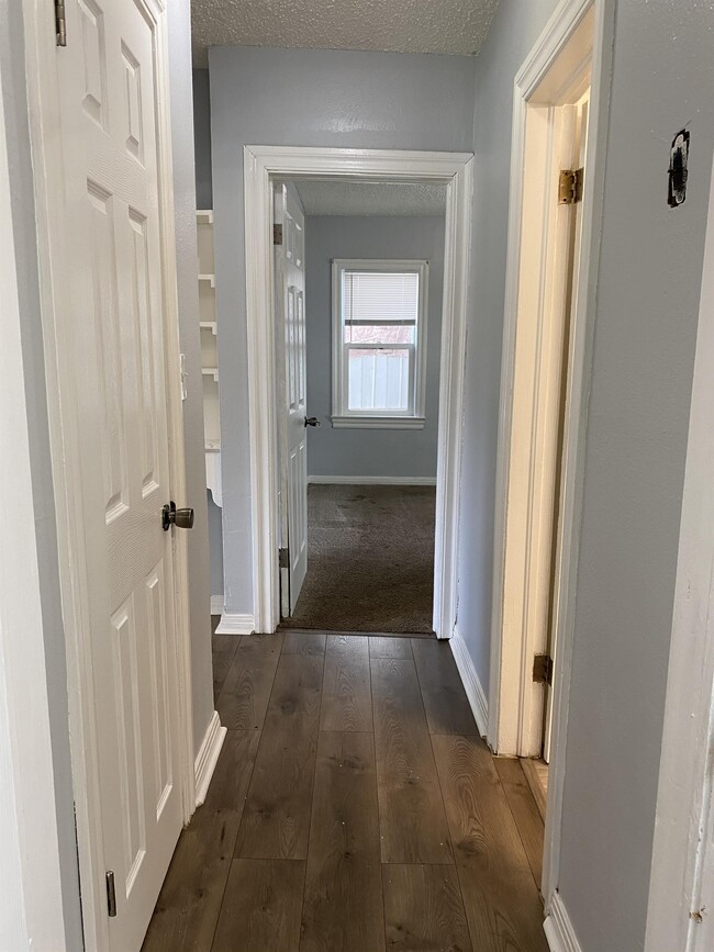 Building Photo - 632 SW 44th St