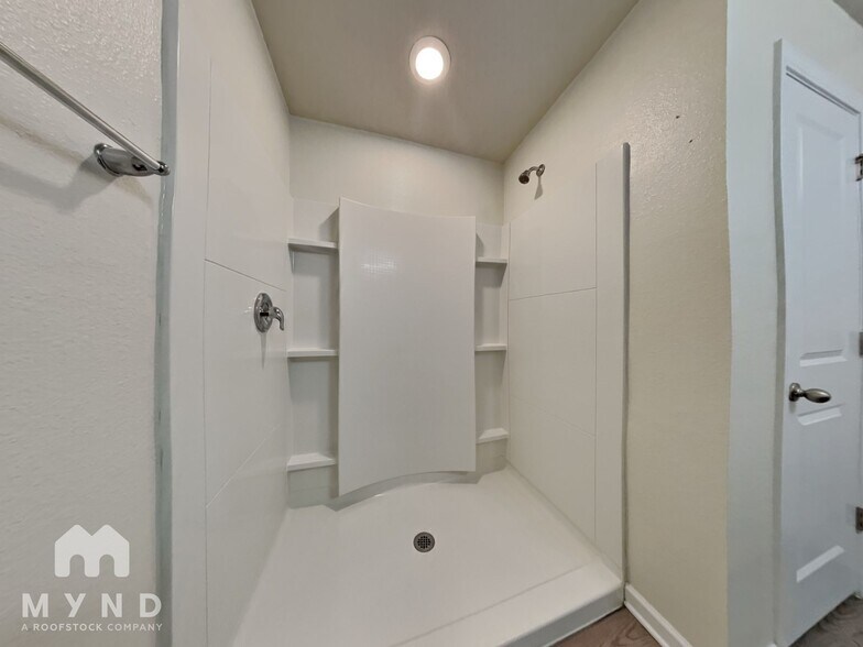 Building Photo - 12716 Camden Rd