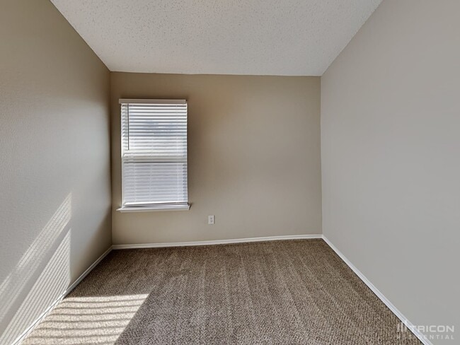Building Photo - 11017 Deer Trail
